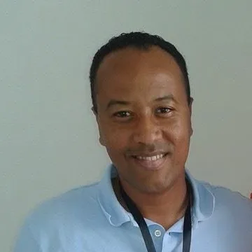 Portrait d’Amama Tarik, kinésithérapeute au Centre Amama Tarik à Casablanca